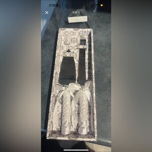 Elegant White Cake Serving Set New With Tags